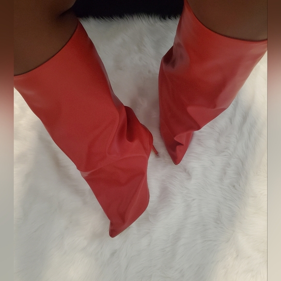 Boot - Picture 3 of 5